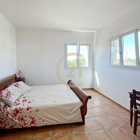 - Maison T4 Avec Jardin