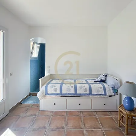 - Maison T4 Avec Jardin